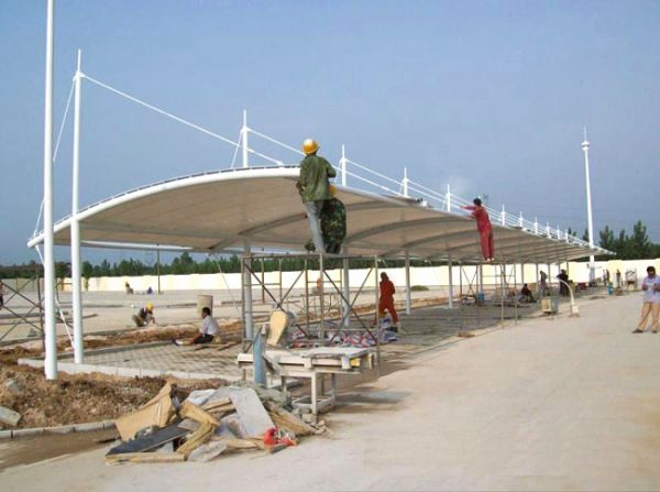 膜结构车棚现场安装